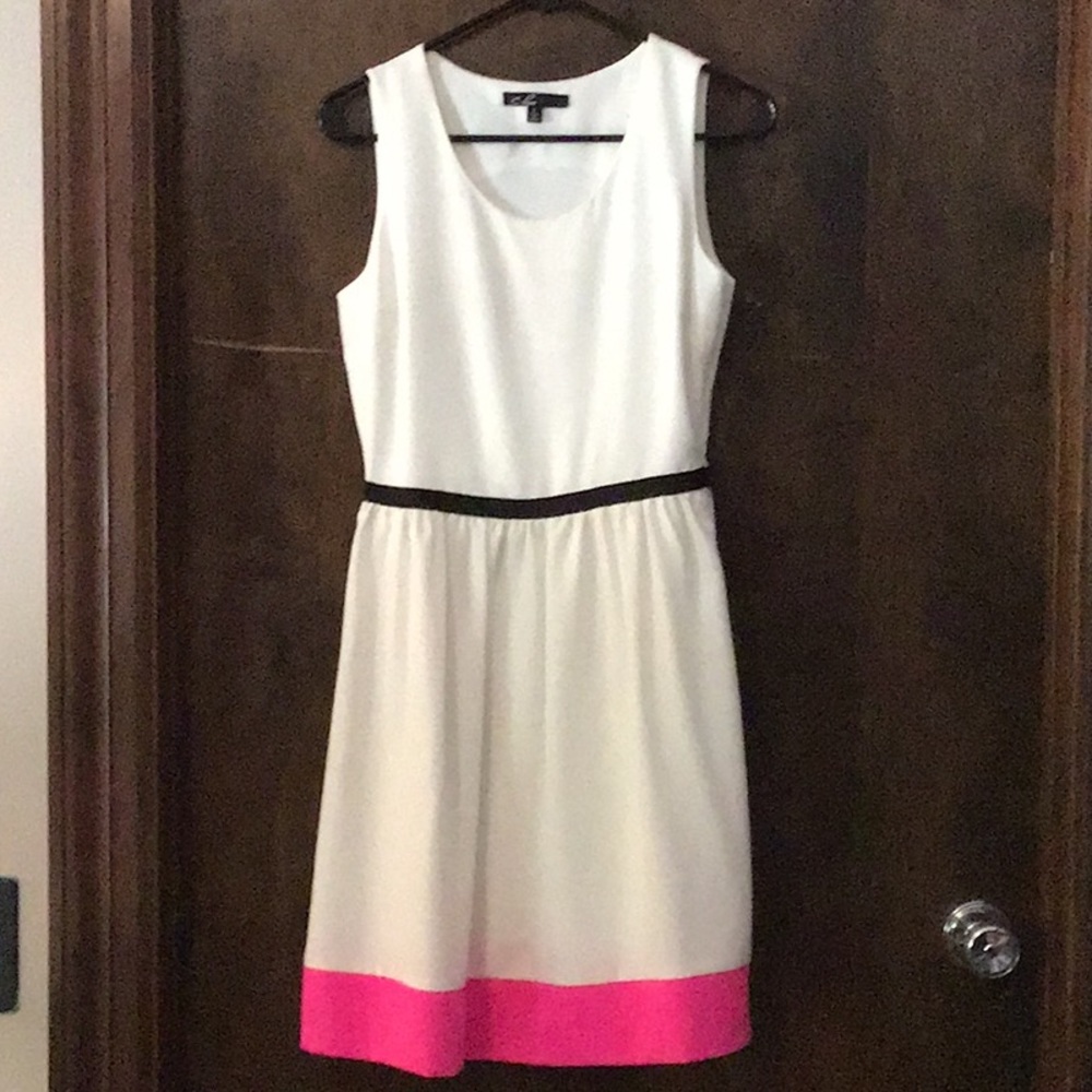 Cocktail party sleeveless white dress
